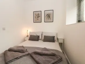 APARTMENT 24, romantic in Keighley - Image 5
