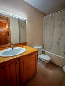 Bright apartment with balcony - Falcó 7 - Image 3