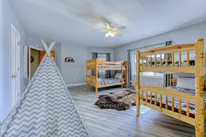 Huge lakefront home with A/C, sunroom, boat ramp, WIFI,game room, deck, & kayaks - Image 4