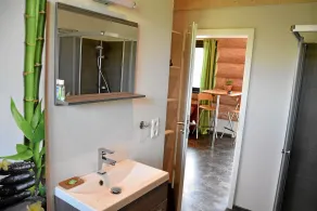 Apartment in the Canada log cabin - Image 3