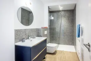 Superbe apt neuf climatisé 2nd ligne, balcon, jardin, prestations haut de gamme3 - Image 2