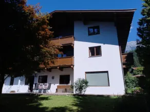 Spacious vacation apartment with fireplace + children's play corner, 10 + 2 persons - Image 3