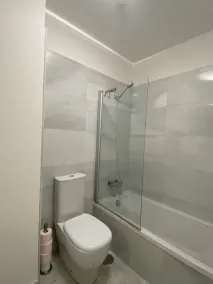 Quiet and bright apartment close to beaches - Image 4
