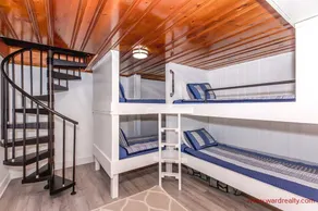 Shoreline - Classic Oceanfront Home - 2 Living Rooms & 2 Kitchens; Sleeps 14 - Image 2