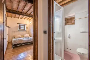 ‘Casale Rosennano - Loggia’ Apartment with Shared Garden & Wi-Fi - Image 3