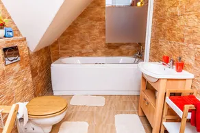 Chalet Close To Beach Of Liptovska Mara Water Dam - Image 2