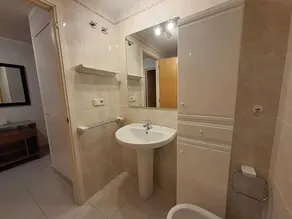 Wohnung mit Terrasse, 150m vom Strand Grifeu, WLAN, Parkplatz, für 4 Gäste - Image 4