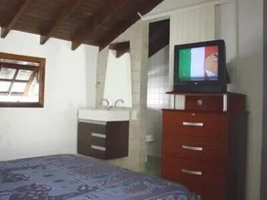 Two-story house with en-suite bathroom facing the sea on Sununga Beach, in Lázaro. - Image 3
