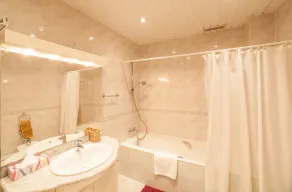 Fresh 2room apartment in the heart of Old Town - Image 3