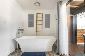 Up to 22 Guests - Just min to Clearwater Beach & Indian Rocks Beach - Image 4