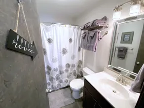 Luxurious Lakefront Retreat Ideally Located for Winter and Summer Fun - Image 5