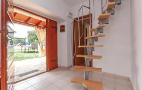 Three Bedroom Holiday Home In Oklaj - Image 2