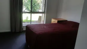 Logan Hospital Dreamworld. Tamborine.   upmarket area 3 bed furnished, ask pets. - Image 5