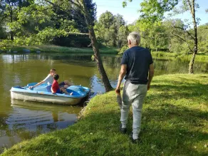 Discover Lake Farmhouse next to 100 acres - Image 2