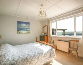 LITTLE STRAND, pet friendly, country holiday cottage in Rock - Image 2