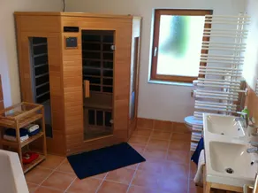 Casa quase natural com jardim, pomar, sauna, lareira e acesso Wi-Fi - Image 3