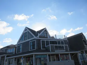 Waterfront in the heart of Watch Hill - Image 5