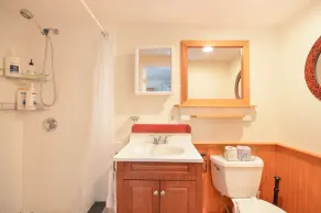 Cozy Cottage 1/2 mile to Woods Hole village - Image 2