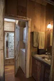 ROMANTIC,ARTIST'S PVT 'FOREST SUITE', 5 ac.Redwds,trail, NEW OD SHR, Mendo 2 mi. - Image 2