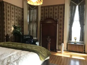 Historic Mansion, Minutes from Downtown - Image 2