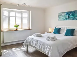 4 bedroom accommodation in Middleton-on-Sea, near Bognor Regis - Image 5