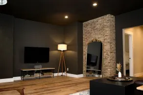 Premium accommodations for up to 4 people in the heart of Downtown Greensburg - Image 2