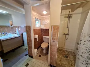 Independent house with enclosed yard 1km from village - Image 2