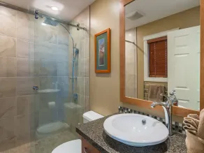 Affordable 3 Bedroom House - Private Hot Tub, Ski Room & Garage - Pet friendly! - Image 4