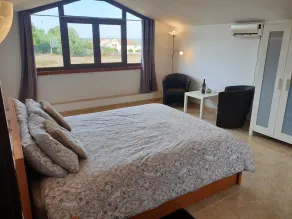 Spacious apartment with a beautiful view - Image 4