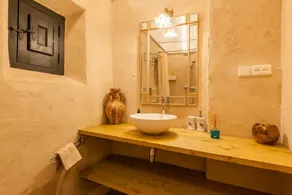 Casa rurale \"Masia del XVI secolo\" con piscina privata e Wi-Fi - Image 2