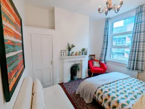 Luxury 4/5 bed 2 bath Victorian London home - Image 2