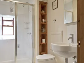 2 bedroom accommodation in Burnfoot near Gleneagles - Image 2