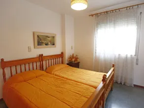 Lovely apartment for 6 guests with WIFI, A/C, TV, terrace and pets allowed - Image 5