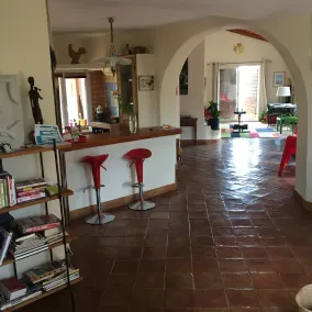 Beautiful Provencal-style house with 360-degree views - Image 4