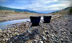 Private 5 Acres on Nisqually River, 2 King Beds, 15 min from Mt. Rainier gate - Image 5