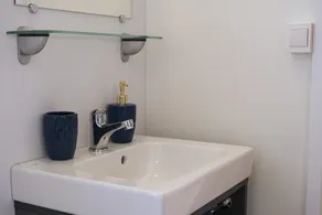 Houseboat in Bisceglie harbor - Image 3