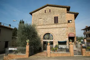 Nice apartment Is Located North Of Siena 3 Km From The City Centre. - Image 5