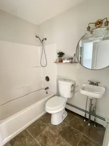Classic New England 1st Floor 3 BR Downtown Brunswick - Image 2