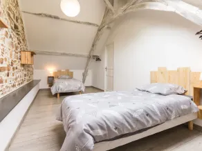 Charming House with Scenic Valley Views, Near Erdre River, Sleeps 8, Pet-Friendly - Image 4