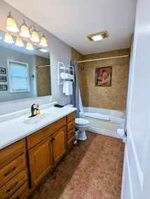 Relaxing 2800sf Countryside Bourbon Trail Home w/Game Room - Image 3