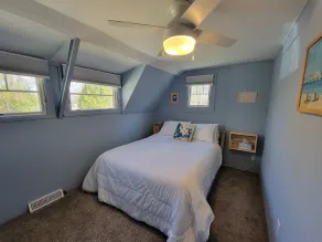 Cozy Cottage- Bright, 2 Bedroom- Great Location - Image 3