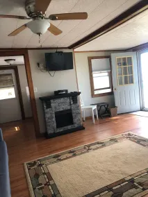 Quiet property on lake Oneida - Image 2
