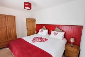 SUNNYSIDE, pet friendly, character holiday cottage in Colyton - Image 4