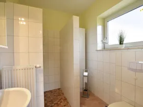 Charming Coastal Retreat in Zierow - Image 2