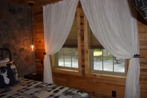 White-Tail Lodge Relaxing, Secluded, Quiet - Image 5