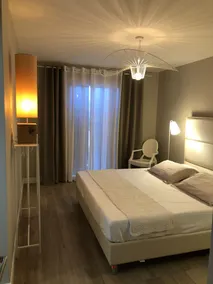 Près Montpellier, villa 200 m2 climatisée dans parc 3000 m2, piscine. 6/8 pers. - Image 5