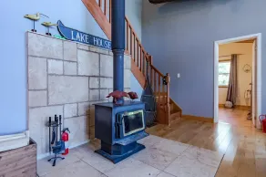 Premiere Kingsford Lake Cottage - Image 2