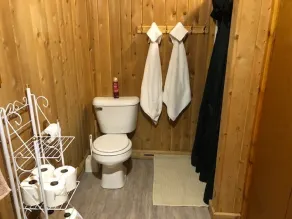 Private Lakefront Log Cabin - Image 5