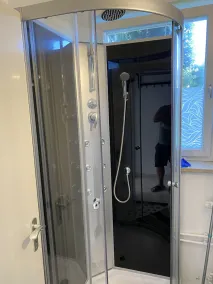 Ferienzimmer Fischach mit Kochgelegenheit, Dusche und Terrasse - Image 3