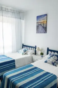 Pool Apartment, WiFi 100 Meter vom Strand entfernt. Neu renoviert Ideale Lage - Image 4